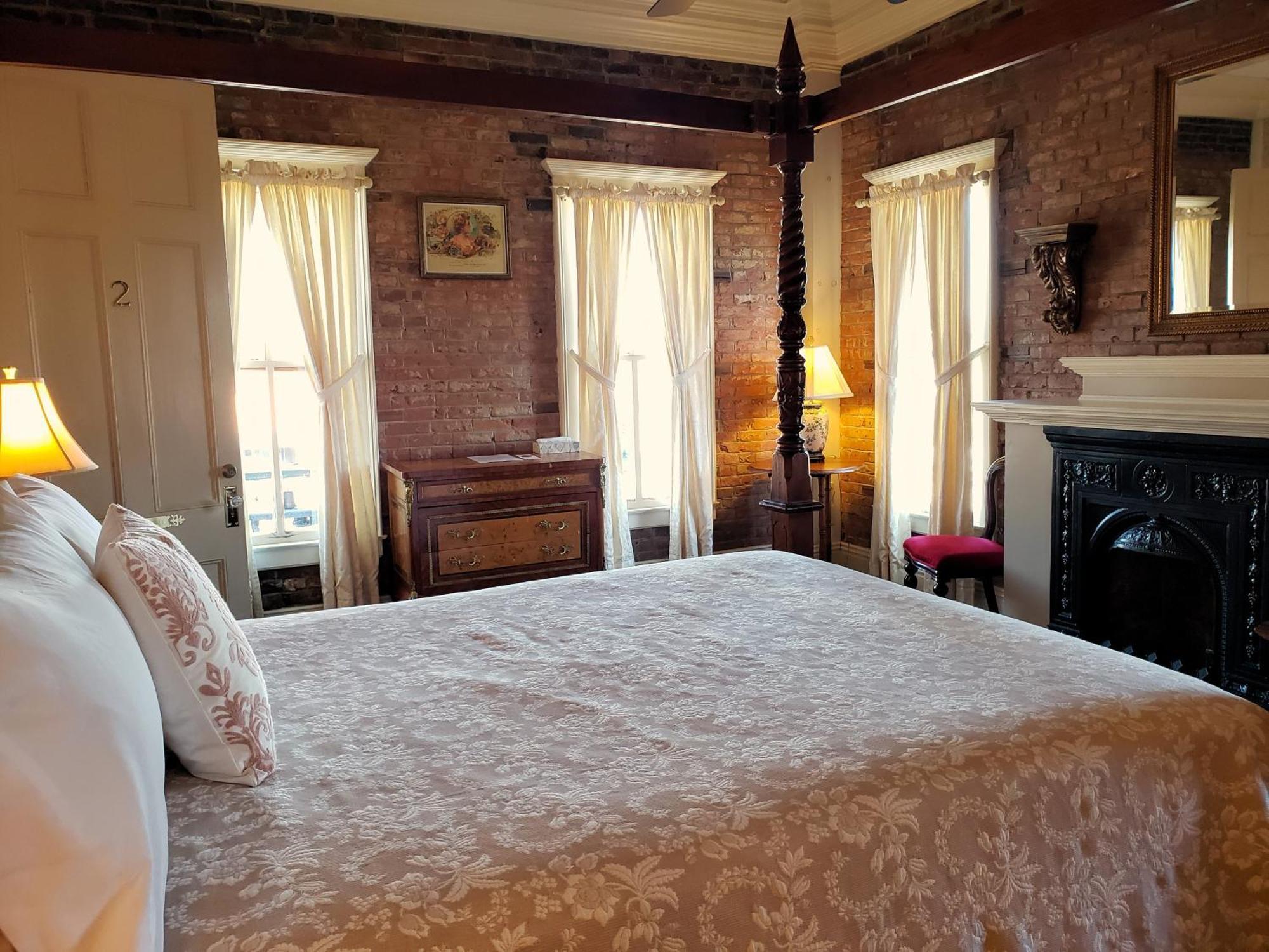 Iron Horse Hotel Blackwater Buitenkant foto