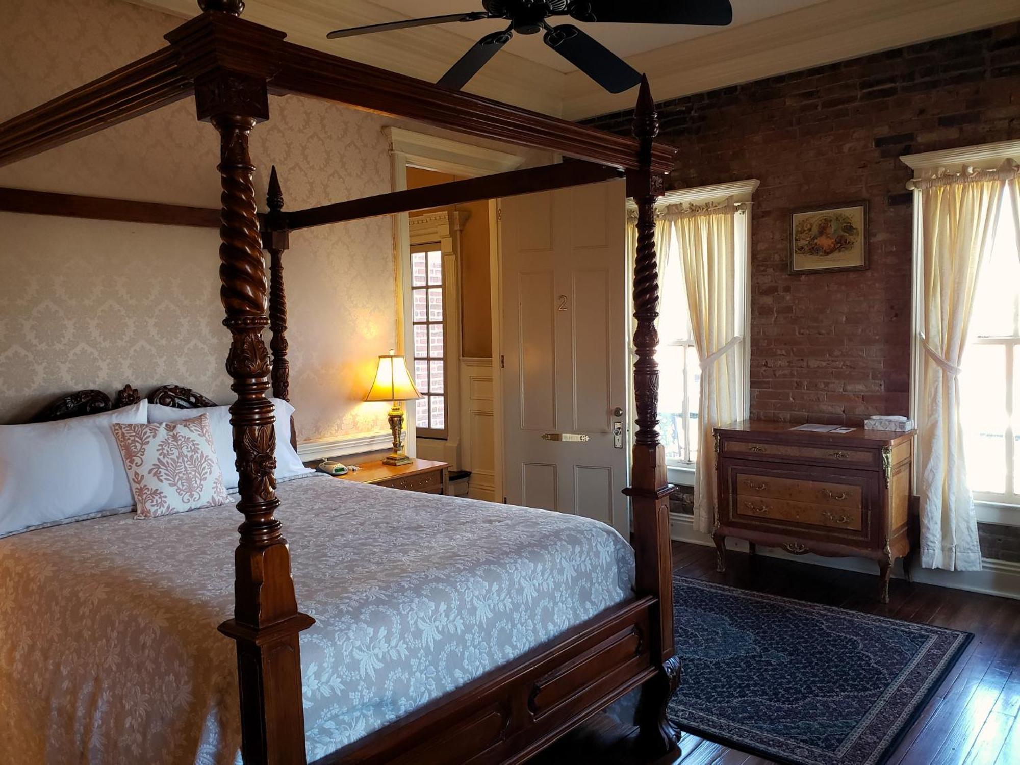 Iron Horse Hotel Blackwater Buitenkant foto