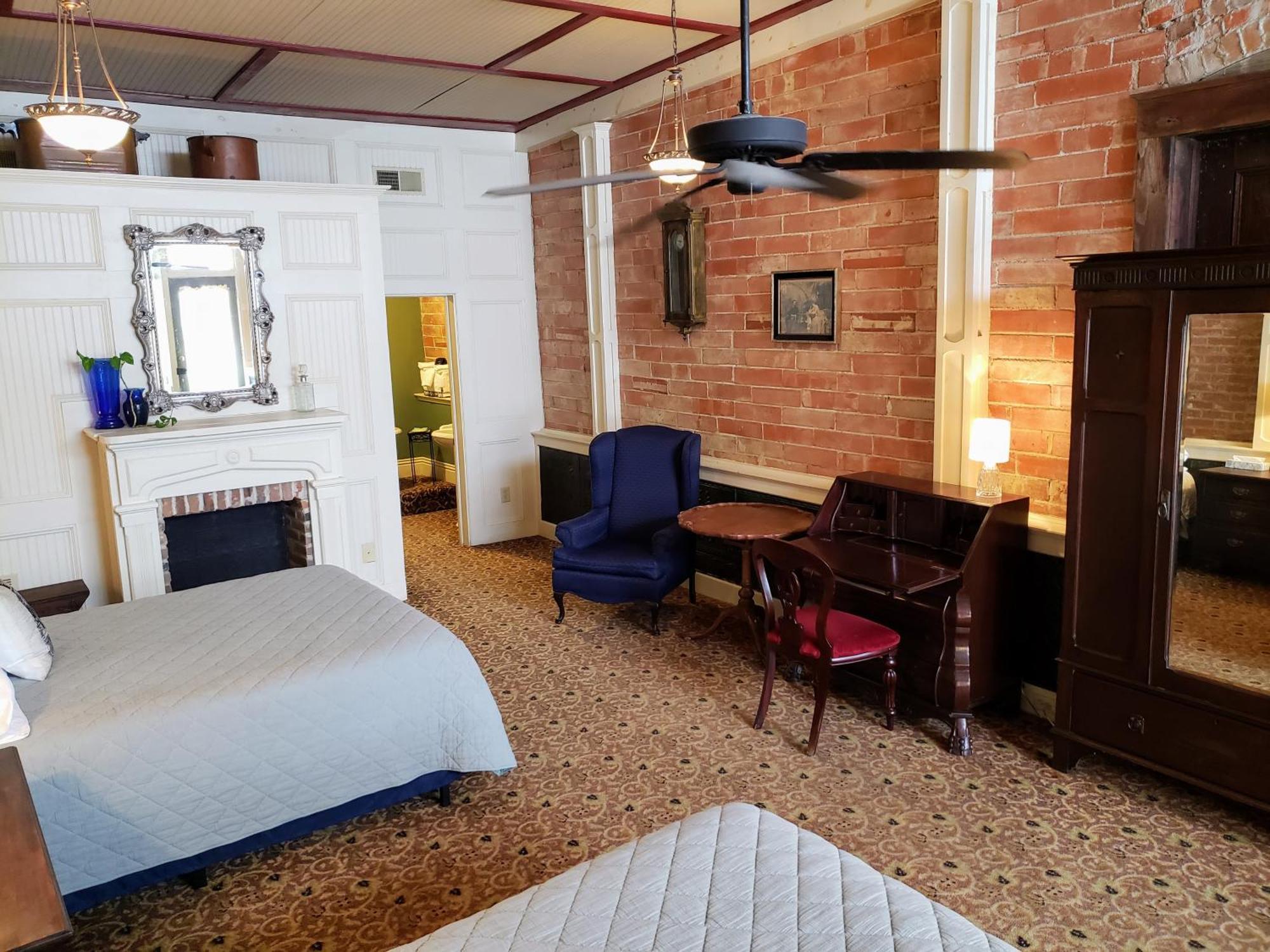 Iron Horse Hotel Blackwater Buitenkant foto